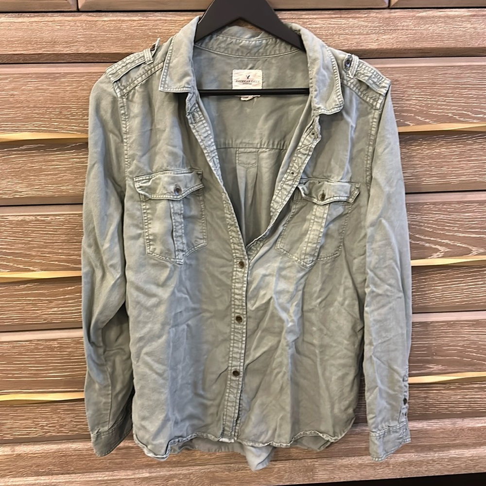 Utility button up